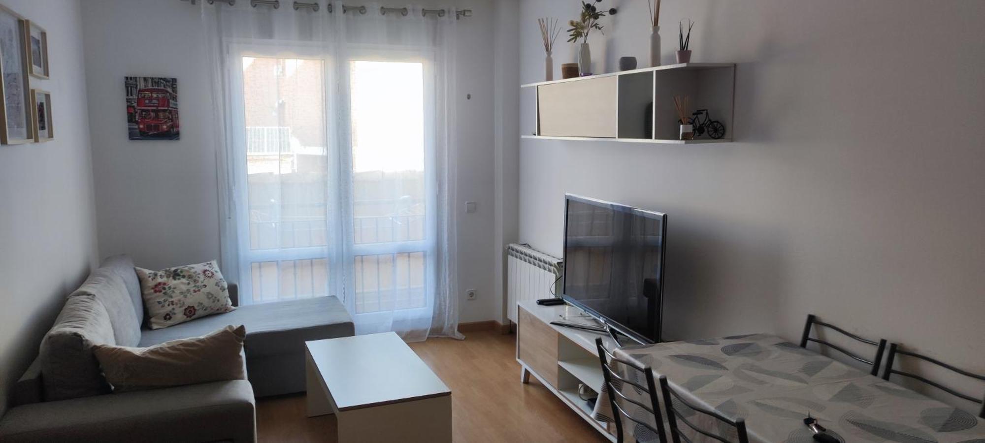 Familiar Con Piscina Licencia 14721